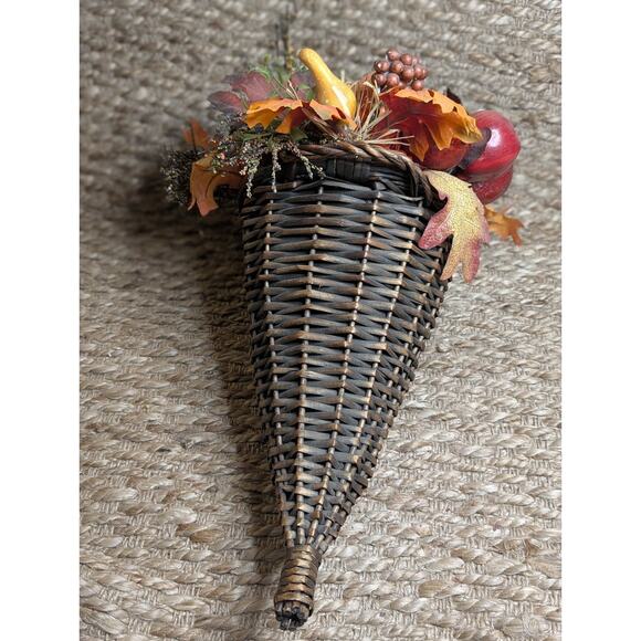 Large Wicker Basket Cornucopia Horn THANKSGIVING Harvest Fall Centerpiece Vtg. - Picture 7 of 16